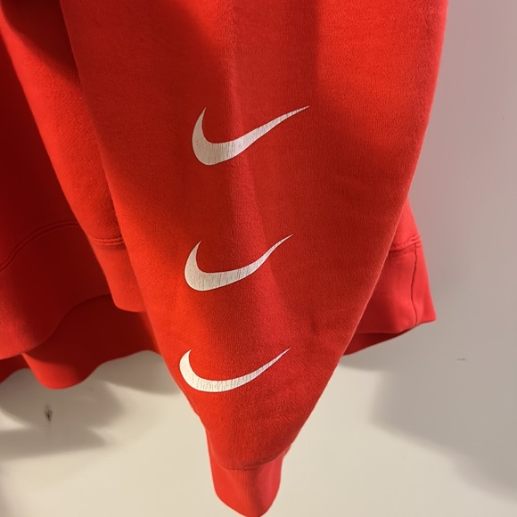 - Men’s red Nike sweater - Picture 2 of 4